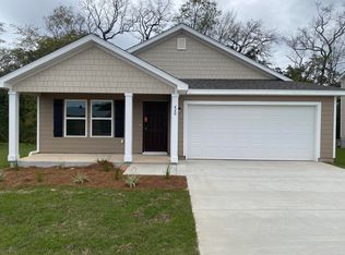 420 Riverwalk Cir, Freeport, FL 32439