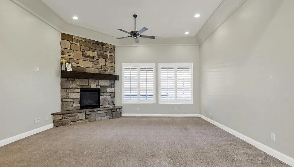 4 bed, 2147 sqft, $2,900 — Photo 4