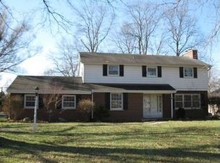 204 E Hoover Dr, Fort Wayne, IN