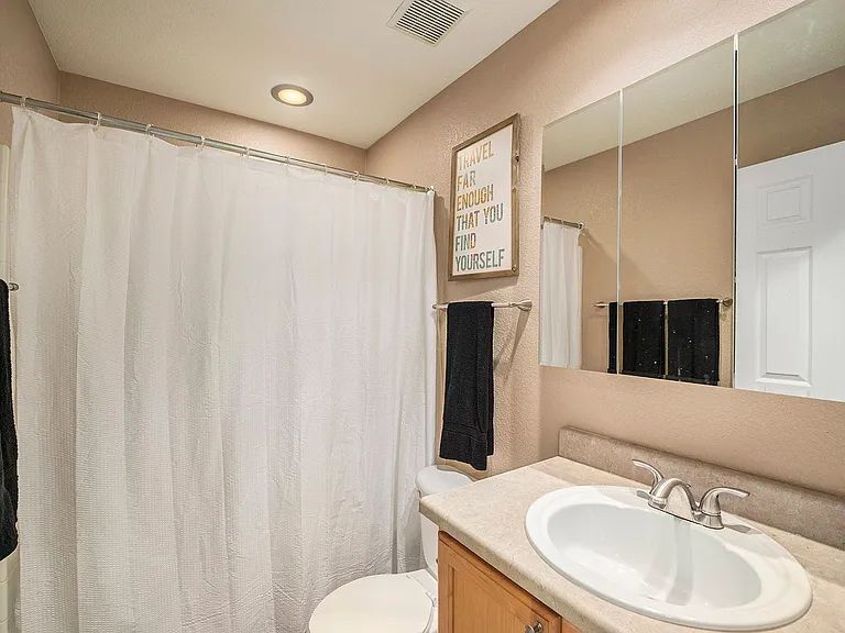 348 Smith Cir — Photo 12