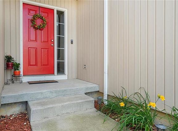 4th image of 12741 Walker Ave