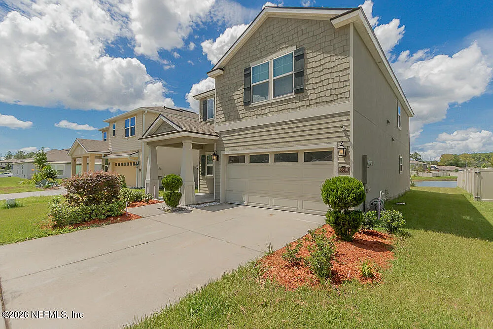 4 bed, 2.5 bath, 2198 sqft, $2,600 — Photo 2