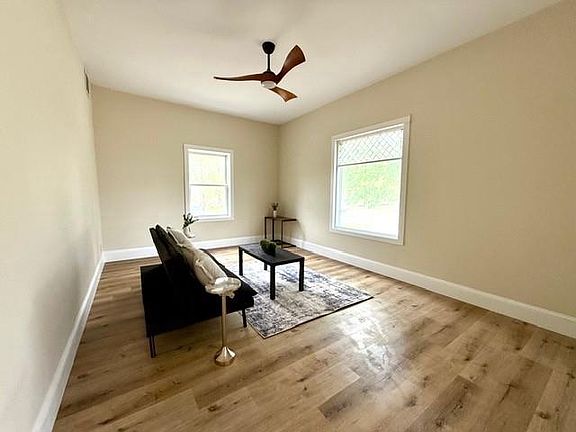 3rd image of 1511 Lynn Avenue