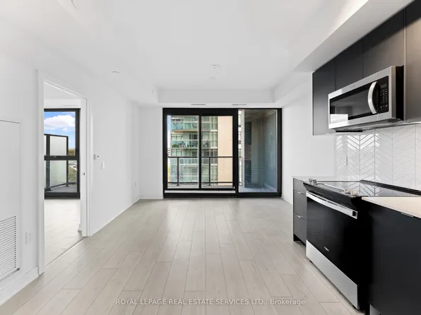 1606 Charles St #601, Whitby, ON L1N 0P1