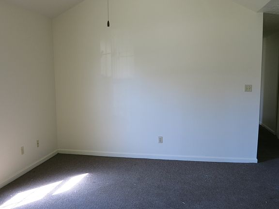 3rd image of 2613 Cedar St