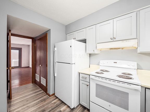 5th image of 2806 Churchill Dr #31