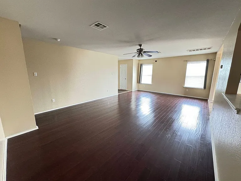 813 Draco Dr — Photo 3