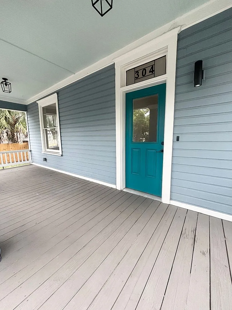 Coming soon Fully Renovated Home in Springfield — Photo 3