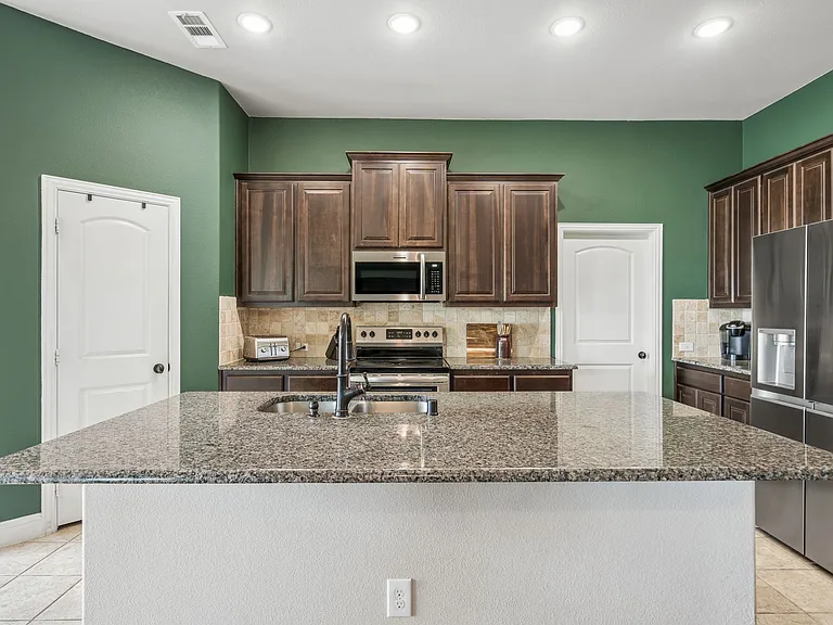 127 Hillcrest Way — Photo 8