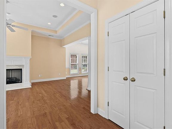 4th image of 117 Vinings Way