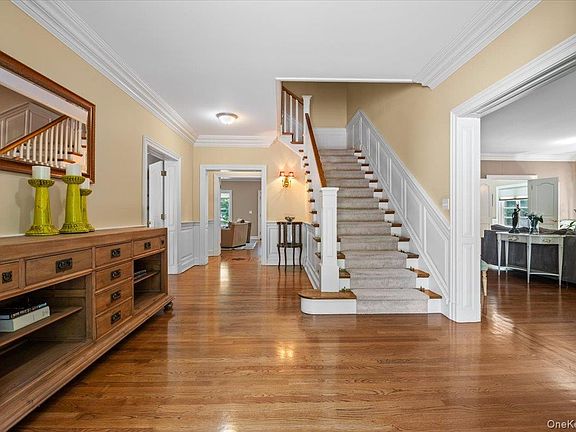 4th image of 11 Oak Hill Road