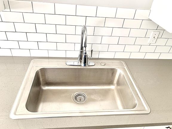 4th image of 215 N Grandview Ave #217