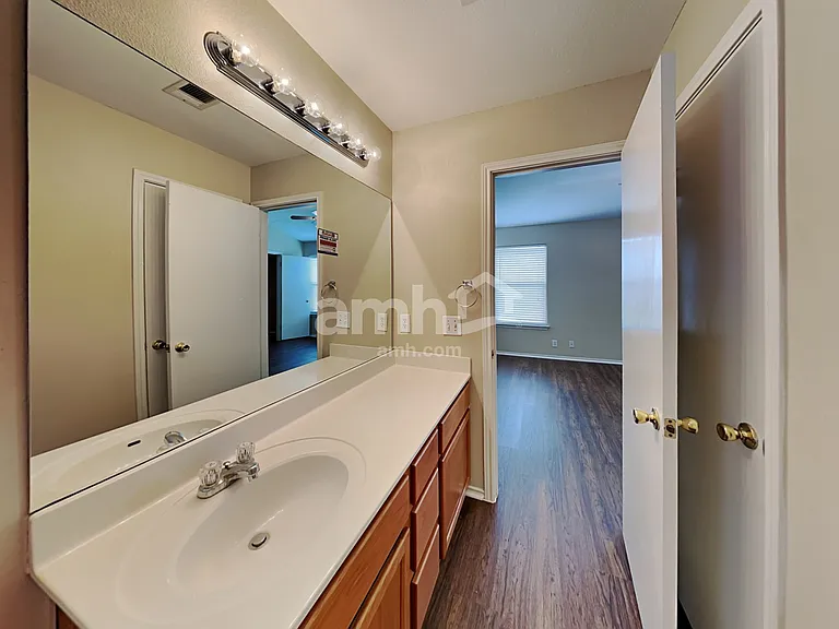 1419 Diamond Blf — Photo 12