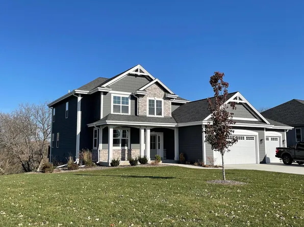 S54 W25488 Pebble Brook Ct., Waukesha, WI 53189