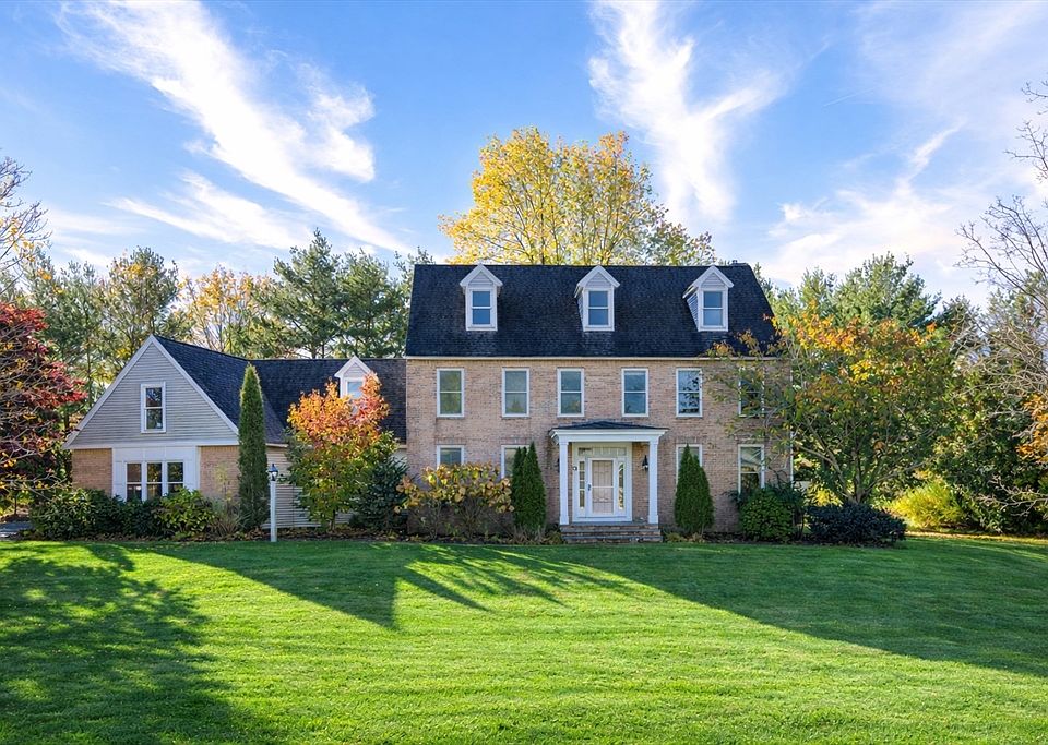 1st image of 19 Brickyard Ln