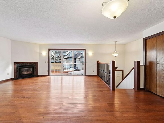 4th image of 7641 Nicholas Way