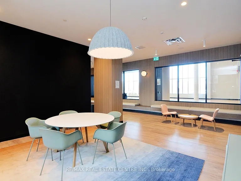 7950 Bathurst St #416 — Photo 14