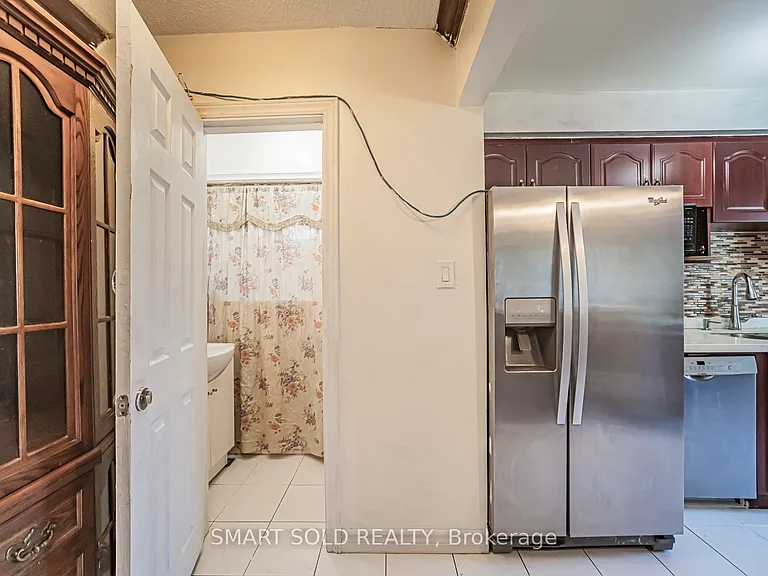 5 Horseley Hill Dr E — Photo 17