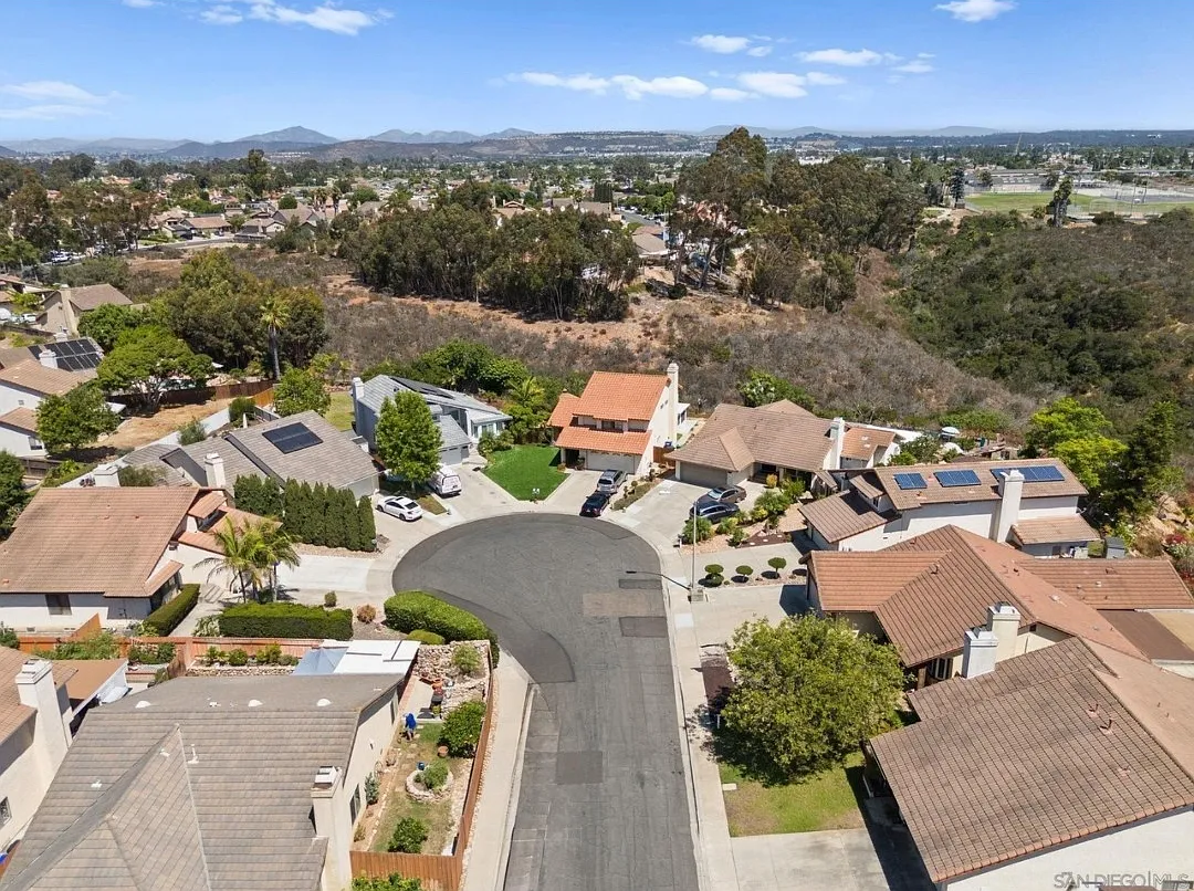 10834 Canyon Hill Ln — Photo 1