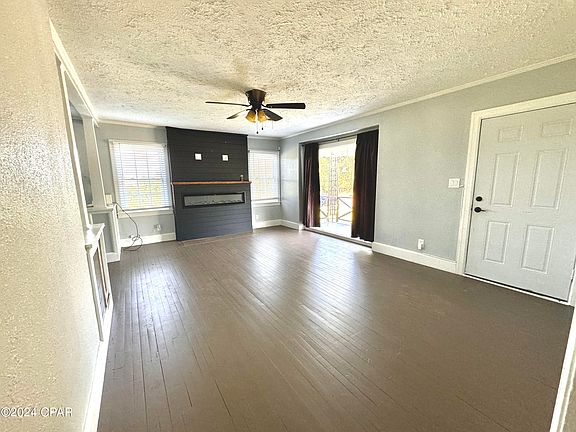 5th image of 4376 South St