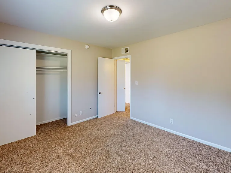 Aspen Pointe Apartments — Photo 32