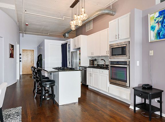 3rd image of 1530 S State St APT 521