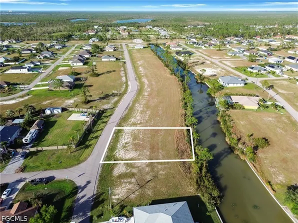 2701 NW 26th Pl, Cape Coral, FL 33993