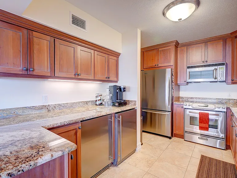 1289 NE Ocean Blvd #10 — Photo 32