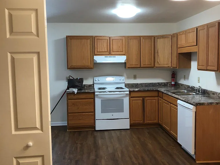 308 E General Stewart Way #B — Photo 21