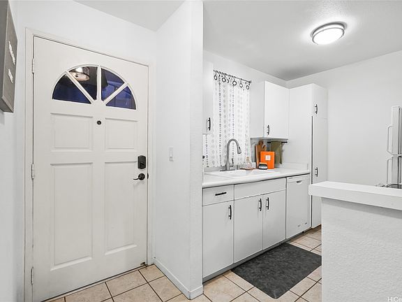 4th image of 95-802 Wikao St APT R202