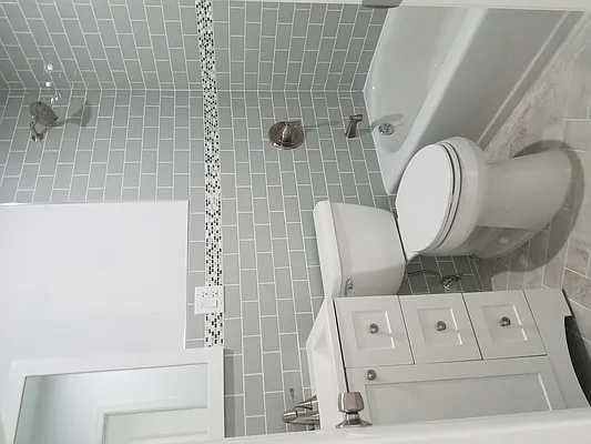 Rented by Richmont Realty LLC | media 7