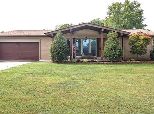 1023 Wedgewood Dr, Saint Charles, MO 63303