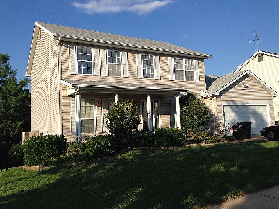 2nd image of 2226 Riverbluff Dr