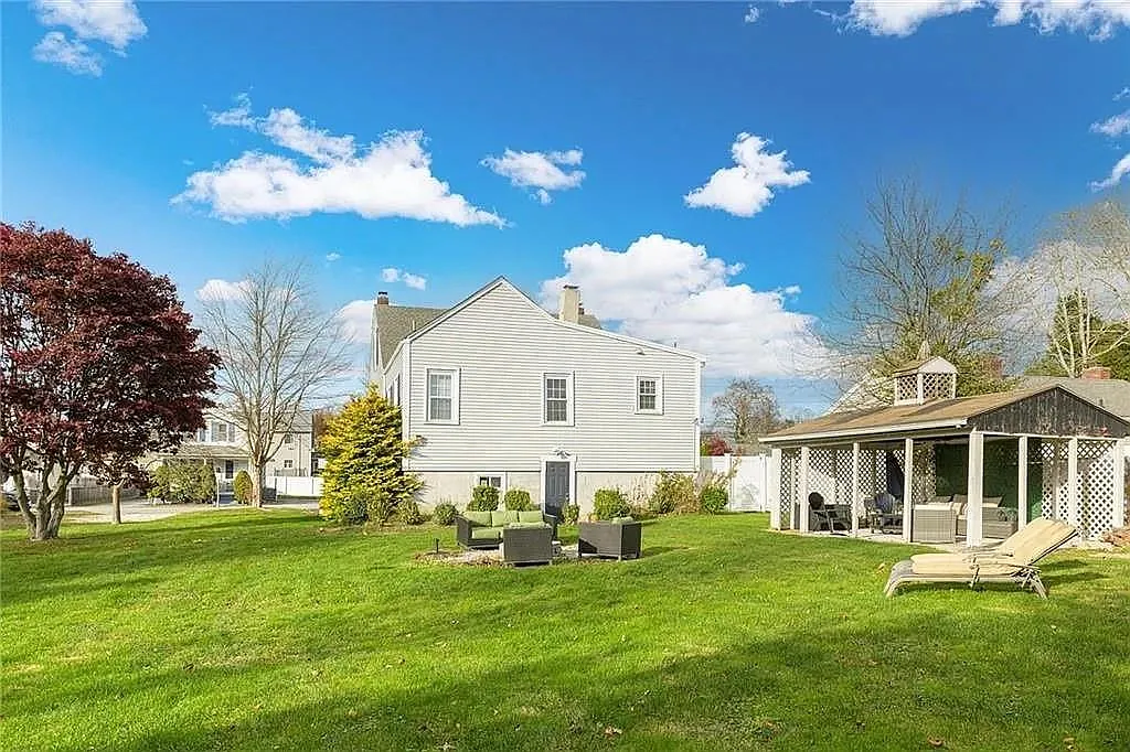 3 bed, 1400 sqft, $3,000 — Photo 3
