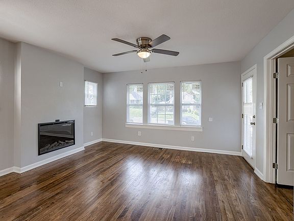 4th image of 1826 E 69th St