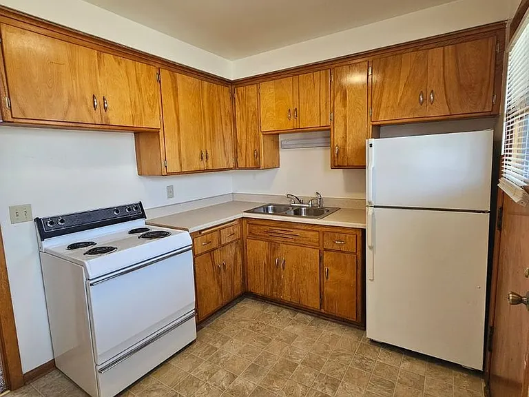 6713 W Bluemound Rd #53213-7300 — Photo 10