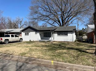 938 S Apache Dr, Wichita, KS 67207