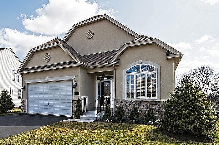 1st image of 277 Kingsfield Dr