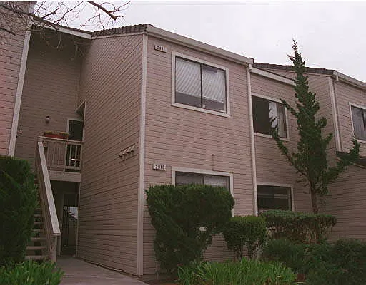 2910 Winding photo 1