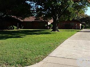 5708 N Hills Dr, North Richland Hills, TX 76117
