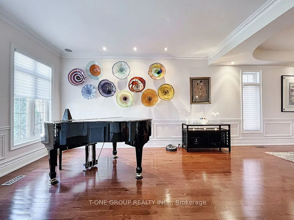 6 bed, $8,000 — Photo 3
