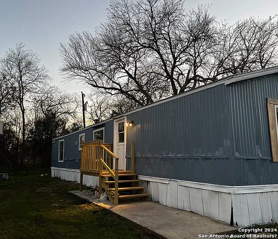 1311 W Hein Rd #19