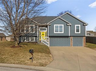 2109 NW Sweetgum Ct, Grain Valley, MO 64029