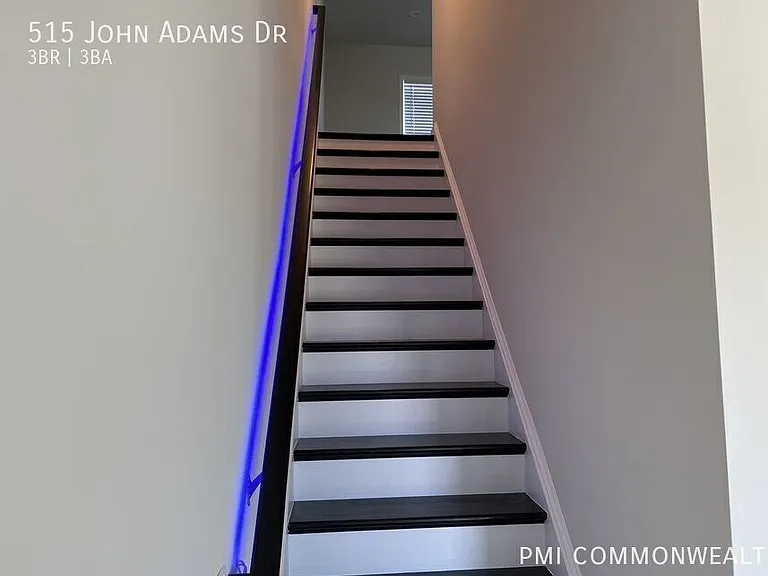 515 John Adams Dr — Photo 6