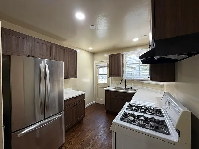 10634 1/2 Landale St #10634-1/2 — Photo 8