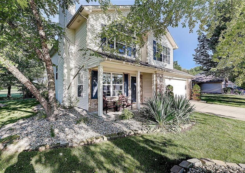 1st image of 519 Woodfield Cir