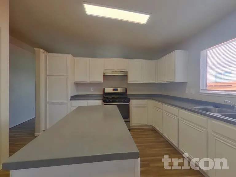 17662 Clear Springs Ct — Photo 4