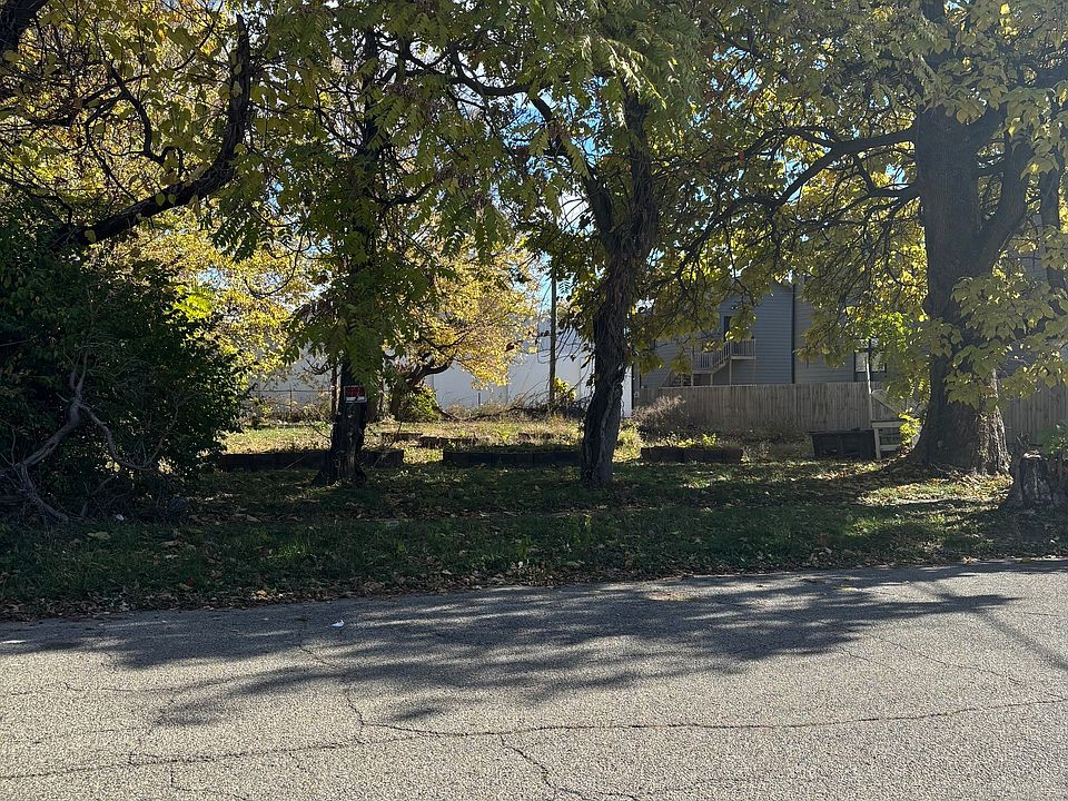 2nd image of 2063 Yandes St