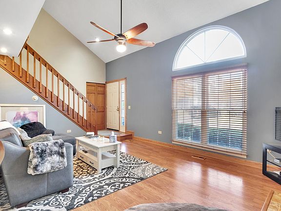 3rd image of 1378 N Knollwood Dr #6B