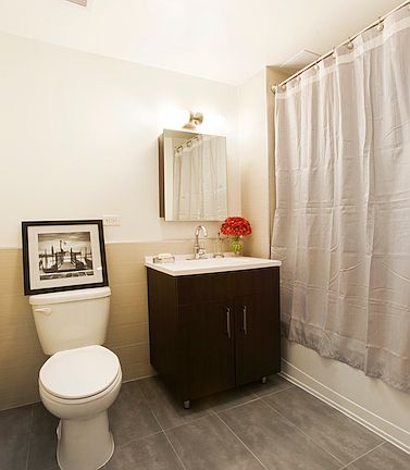 5th image of 260 W 26th St APT 9Q